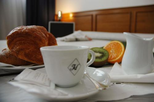 Hotel Cavallino Faenza Exterior photo